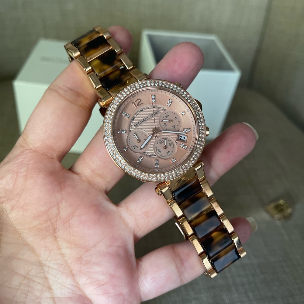 Authentic Michael kor women watch - Picture 3 of 6